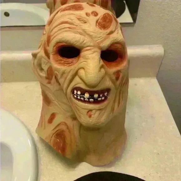 Nightmare on Elm Street Freddy Kruger Mask New. From Spirit Halloween - Picture 5 of 5